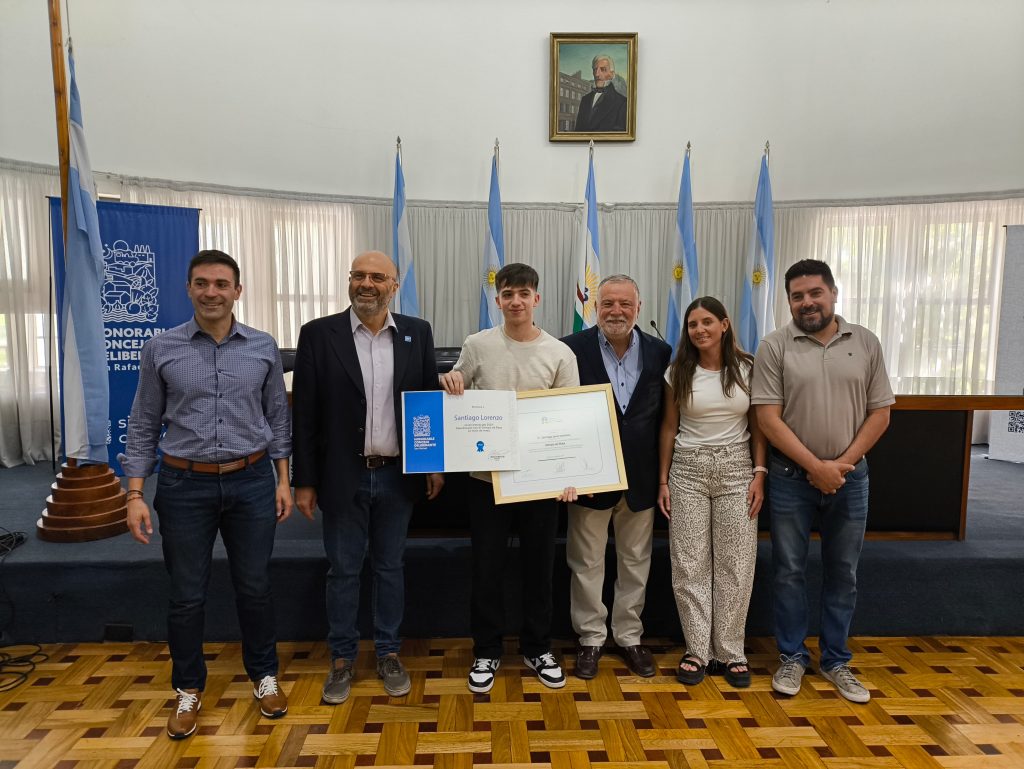 El Concejo Deliberante Homenaje Al Deportista Santiago Lorenzo